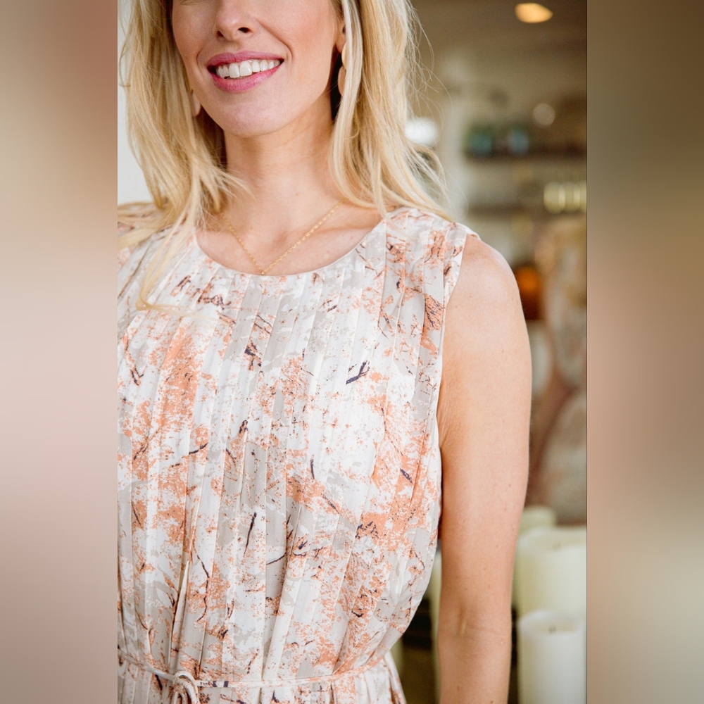ENTRO Alexa Pleated Floral Dress Belted Medium - Picture 6 of 12
